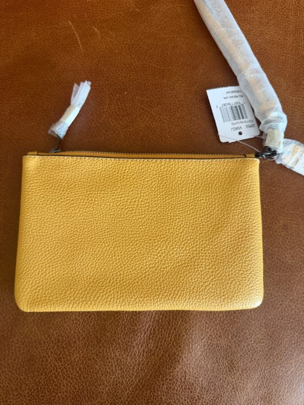NWT Coach Women's Honeycomb Pebbled Leather Wristlet # 22952